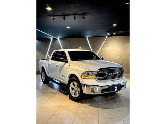 RAM CLASSIC 5.7 V8 GASOLINA LARAMIE CD 4X4 AUTOMÁTICO